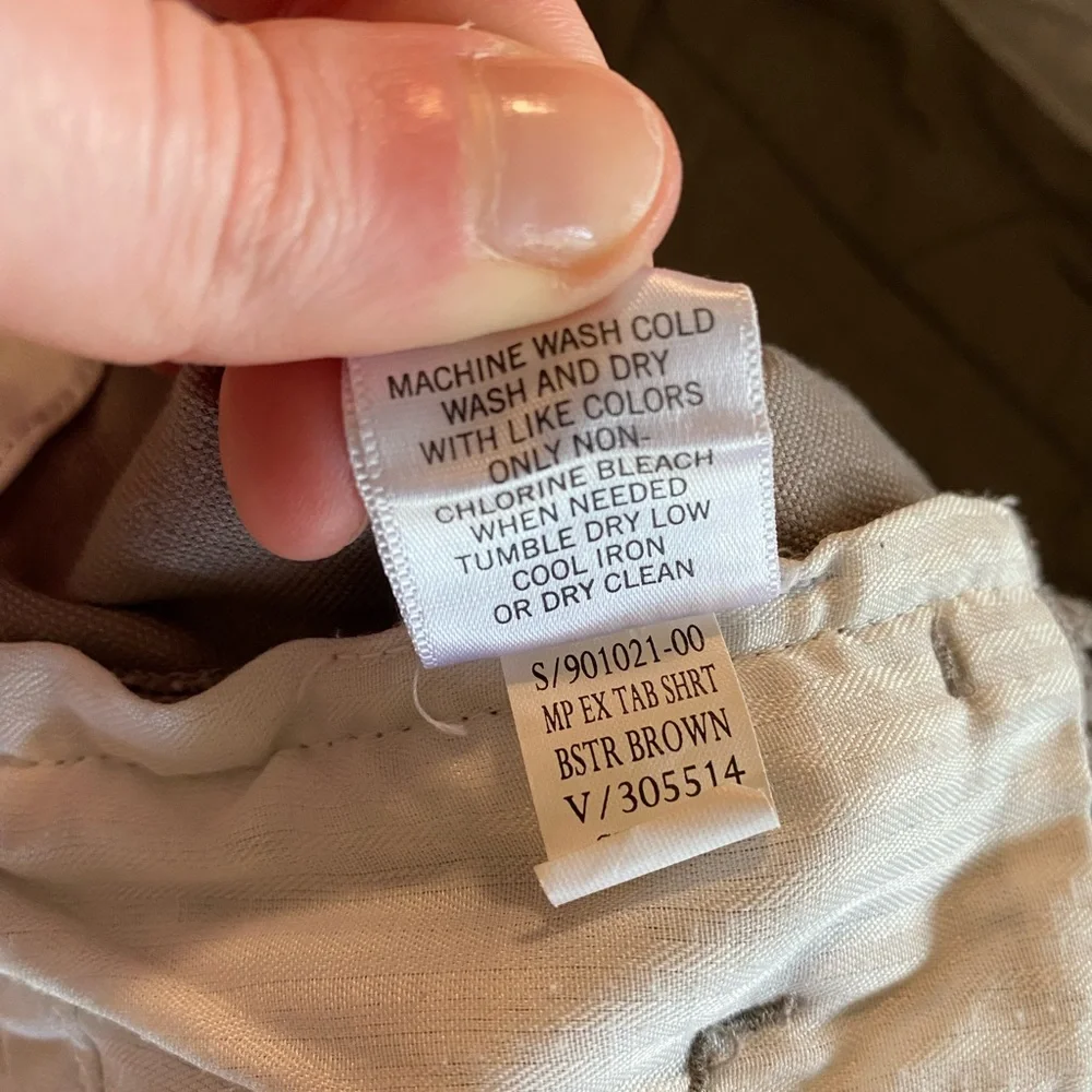 Banana Republic tan beige size 2 petite 2p bermuda casual summer shorts